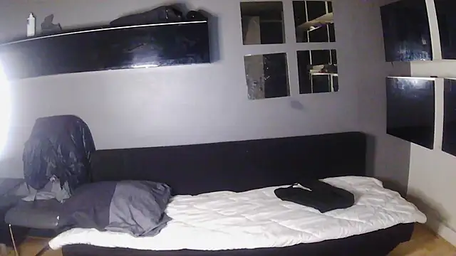 Snapshot of Bebemickey75 chatting on March 1, 2026, 12:56 am Bebemickey75 online show from March 1, 2026, 12:56 am