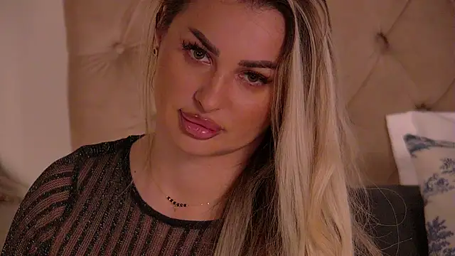 Snapshot of Denisse_Perry chatting on February 25, 2026, 11:03 pm Denisse Perry online show from February 25, 2026, 11:03 pm