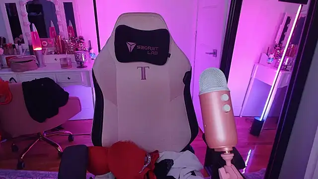 Snapshot of rachelbrooksxx chatting on January 17, 2026, 6:00 pm rachelbrooksxx online show from January 17, 2026, 6:00 pm