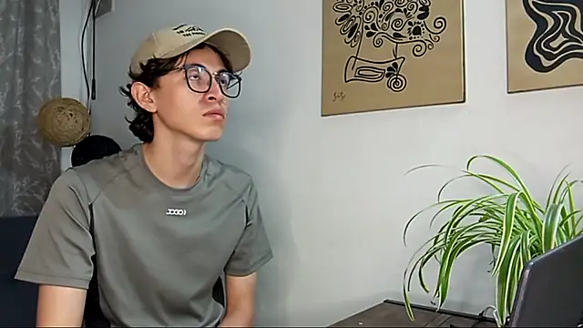 Snapshot of Norehg chatting on October 22, 2025, 11:59 pm Norehg online show from October 22, 2025, 11:59 pm