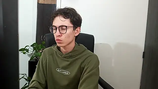 Snapshot of Norehg chatting on November 30, 2025, 4:44 pm Norehg online show from November 30, 2025, 4:44 pm