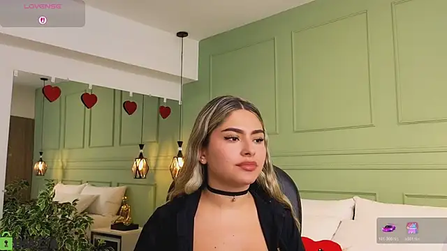 Snapshot of kataliina__ chatting on February 5, 2026, 11:48 am kataliina online show from February 5, 2026, 11:48 am