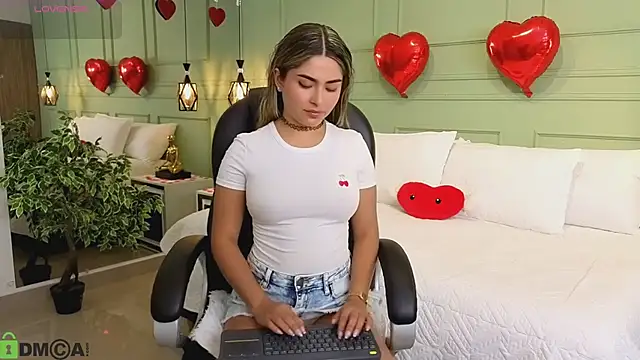 Snapshot of kataliina__ chatting on February 9, 2026, 11:47 am kataliina online show from February 9, 2026, 11:47 am