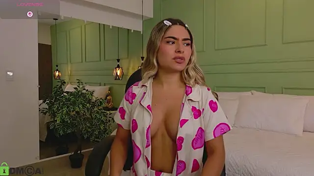 Snapshot of kataliina__ chatting on March 19, 2026, 11:47 am kataliina online show from March 19, 2026, 11:47 am