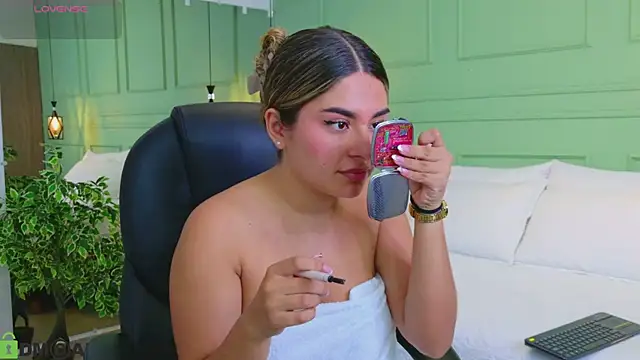 Snapshot of kataliina__ chatting on April 1, 2026, 11:55 am kataliina online show from April 1, 2026, 11:55 am