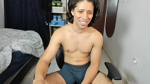 imtonny19 online show from March 3, 2026, 3:34 am