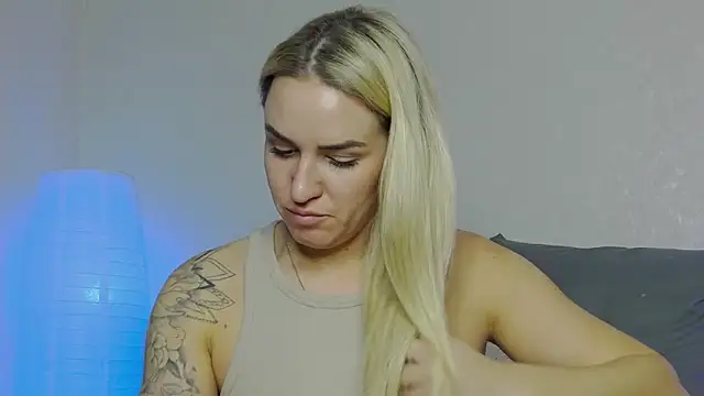 Snapshot of SofiJames chatting on January 7, 2025, 9:18 am SofiJames online show from January 7, 2025, 9:18 am