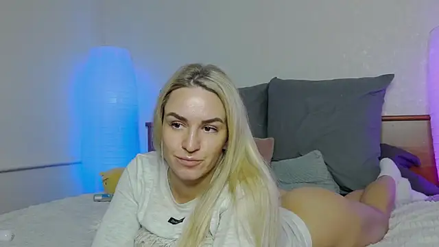 Snapshot of SofiJames chatting on January 8, 2025, 5:59 am SofiJames online show from January 8, 2025, 5:59 am