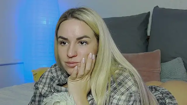 Snapshot of SofiJames chatting on January 12, 2025, 6:06 am SofiJames online show from January 12, 2025, 6:06 am