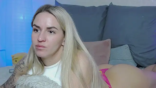 Snapshot of SofiJames chatting on January 19, 2025, 9:11 am SofiJames online show from January 19, 2025, 9:11 am