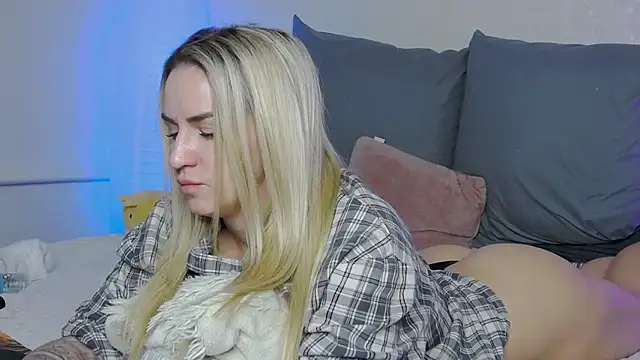 Snapshot of SofiJames chatting on February 6, 2025, 9:53 am SofiJames online show from February 6, 2025, 9:53 am