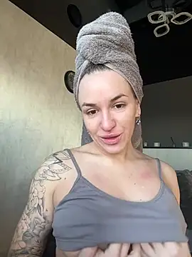 Snapshot of SofiJames chatting on February 22, 2025, 5:55 am SofiJames online show from February 22, 2025, 5:55 am