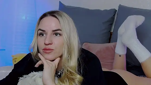 Snapshot of SofiJames chatting on February 25, 2025, 6:36 am SofiJames online show from February 25, 2025, 6:36 am