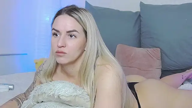 Snapshot of SofiJames chatting on March 22, 2025, 6:33 am SofiJames online show from March 22, 2025, 6:33 am