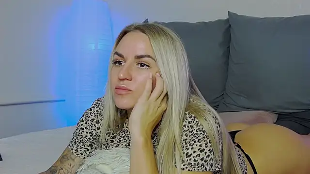 Snapshot of SofiJames chatting on September 14, 2025, 7:07 am SofiJames online show from September 14, 2025, 7:07 am