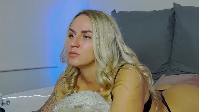 Snapshot of SofiJames chatting on September 21, 2025, 7:10 am SofiJames online show from September 21, 2025, 7:10 am