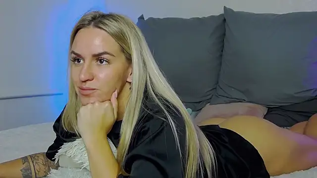 Snapshot of SofiJames chatting on September 28, 2025, 7:47 am SofiJames online show from September 28, 2025, 7:47 am