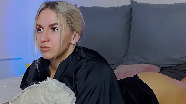 Snapshot of SofiJames chatting on October 8, 2025, 6:55 am SofiJames online show from October 8, 2025, 6:55 am