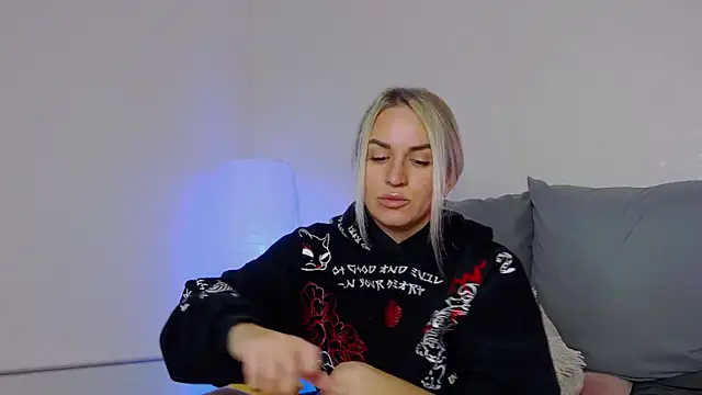 Snapshot of SofiJames chatting on October 9, 2025, 6:55 am SofiJames online show from October 9, 2025, 6:55 am