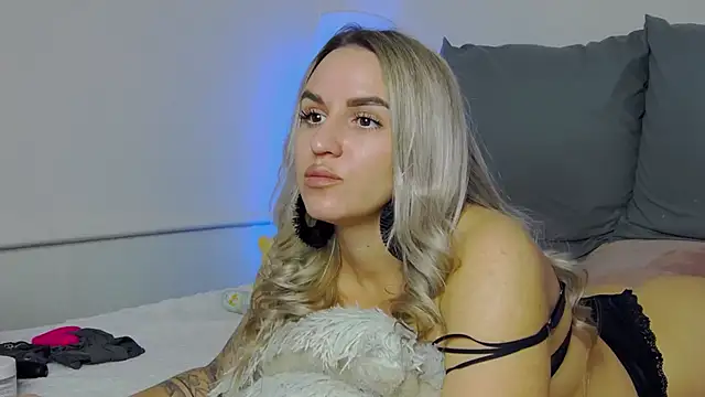 Snapshot of SofiJames chatting on November 11, 2025, 7:08 am SofiJames online show from November 11, 2025, 7:08 am