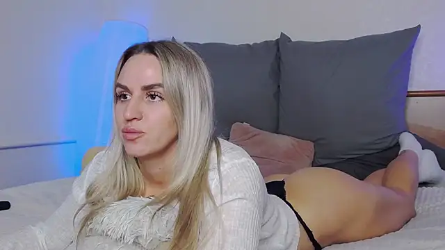 Snapshot of SofiJames chatting on November 23, 2025, 6:57 am SofiJames online show from November 23, 2025, 6:57 am