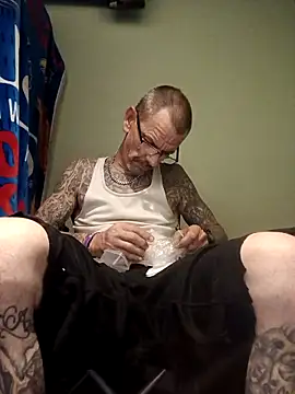 deepstroker42071 online show from November 15, 2025, 10:12 am