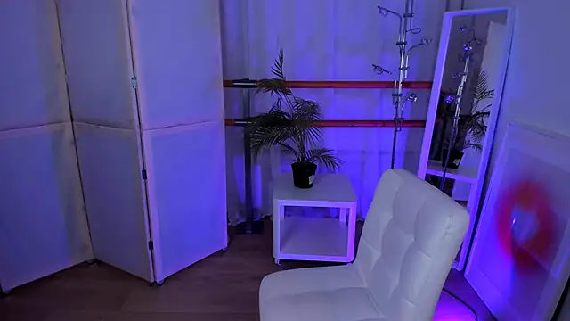 Mira  Blush online show from January 21, 2025, 8:32 pm