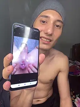 Snapshot of the_littleangel1 chatting on December 26, 2024, 6:52 am the littleangel1 online show from December 26, 2024, 6:52 am