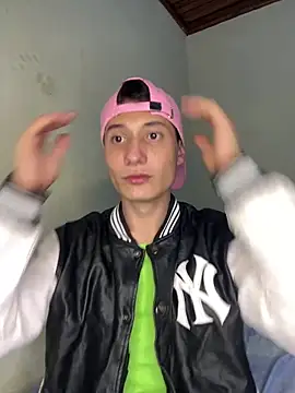 Snapshot of the_littleangel1 chatting on January 4, 2025, 8:16 pm the littleangel1 online show from January 4, 2025, 8:16 pm