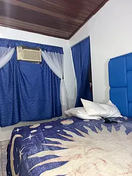 Snapshot of the_littleangel1 chatting on January 20, 2025, 3:37 am the littleangel1 online show from January 20, 2025, 3:37 am