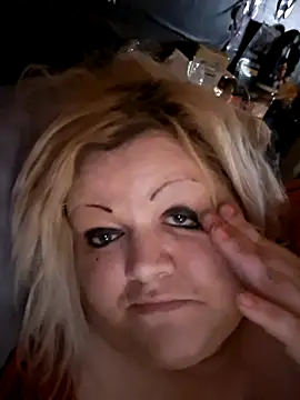 ducicsajsziii online show from December 14, 2025, 2:44 pm