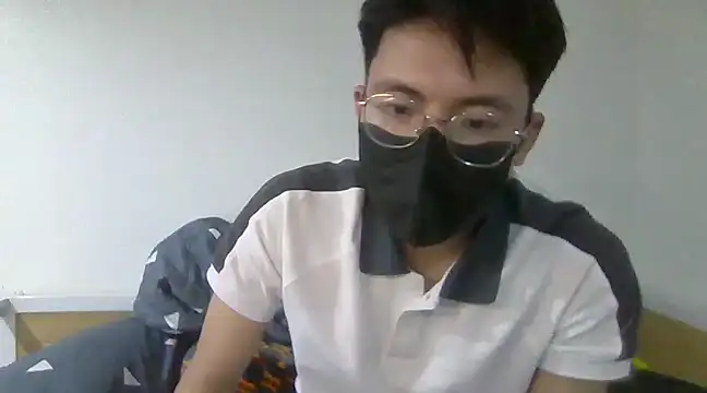 Snapshot of Gwencloudy chatting on January 19, 2025, 11:56 am Gwencloudy online show from January 19, 2025, 11:56 am