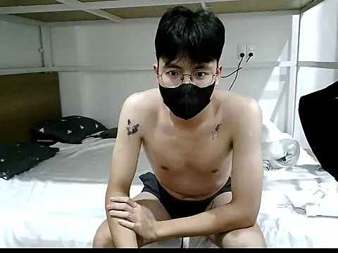 Gwencloudy online show from November 4, 2025, 3:00 pm