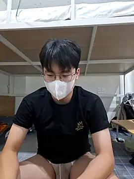 Gwencloudy online show from July 16, 2026, 4:02 pm