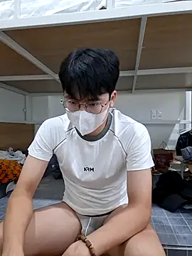 Gwencloudy online show from July 26, 2026, 3:36 am