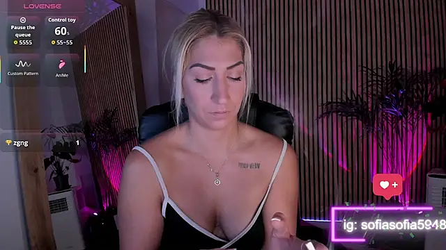 sofiah  online show from October 17, 2025, 6:05 am