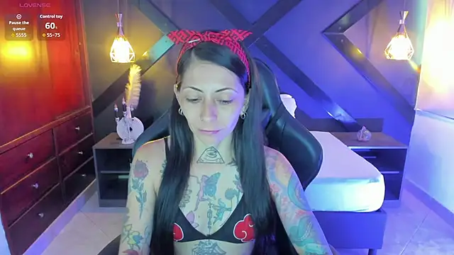 dark gotica online show from November 17, 2025, 7:19 pm