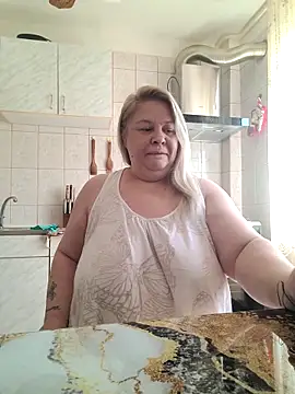Snapshot of AriannaMilf chatting on April 19, 2026, 10:47 am AriannaMilf online show from April 19, 2026, 10:47 am