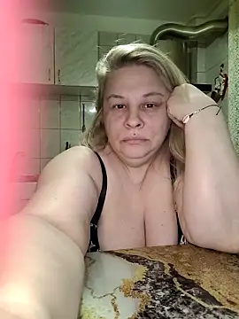 Snapshot of AriannaMilf chatting on May 2, 2026, 10:37 pm AriannaMilf online show from May 2, 2026, 10:37 pm