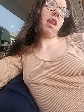 Snapshot of bruna_safadinhaa chatting on March 3, 2026, 11:38 am bruna safadinhaa online show from March 3, 2026, 11:38 am