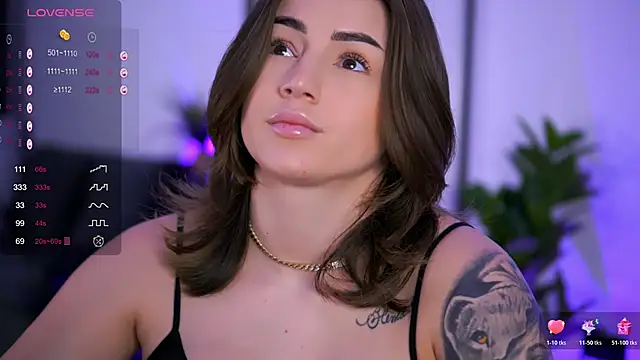 AishaCarter online show from November 25, 2025, 5:57 pm