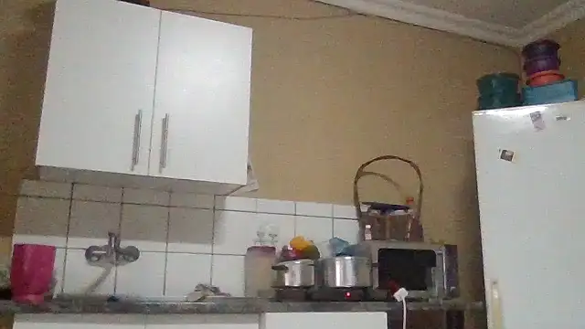 ShooingBunch online show from December 2, 2025, 12:43 pm