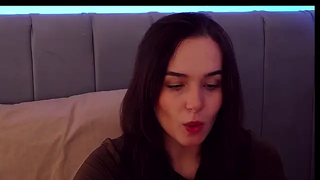 MeIisaLove online show from November 22, 2025, 2:27 pm