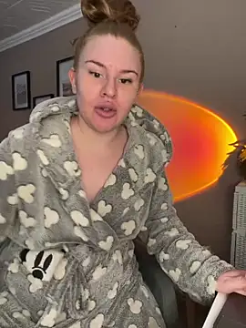 Snapshot of alexababy chatting on January 6, 2026, 11:36 am alexababy online show from January 6, 2026, 11:36 am