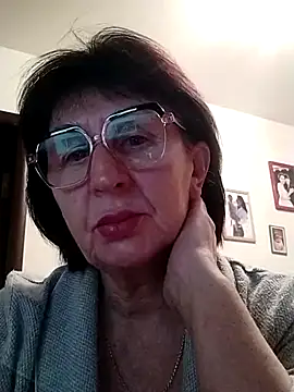 Snapshot of AlbinaXPretty chatting on December 15, 2024, 5:34 am AlbinaXPretty online show from December 15, 2024, 5:34 am