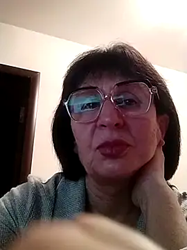 Snapshot of AlbinaXPretty chatting on December 17, 2024, 8:43 pm AlbinaXPretty online show from December 17, 2024, 8:43 pm