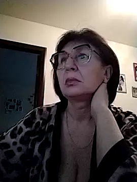 Snapshot of AlbinaXPretty chatting on December 30, 2024, 6:31 am AlbinaXPretty online show from December 30, 2024, 6:31 am