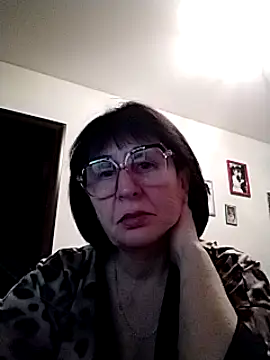 Snapshot of AlbinaXPretty chatting on December 31, 2024, 6:24 pm AlbinaXPretty online show from December 31, 2024, 6:24 pm