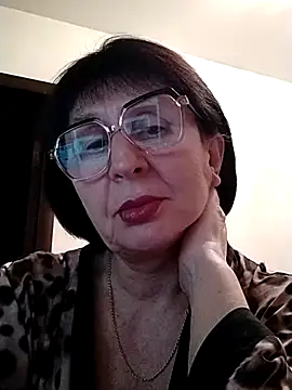 Snapshot of AlbinaXPretty chatting on February 16, 2025, 6:21 pm AlbinaXPretty online show from February 16, 2025, 6:21 pm