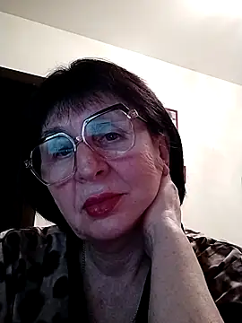 Snapshot of AlbinaXPretty chatting on February 17, 2025, 6:04 pm AlbinaXPretty online show from February 17, 2025, 6:04 pm